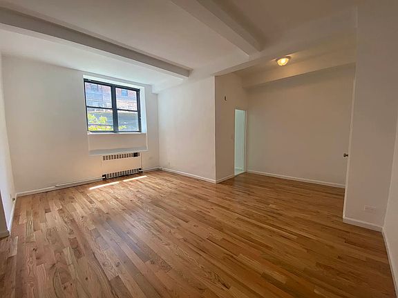 3rd image of 67-71 Yellowstone Blvd #1GG