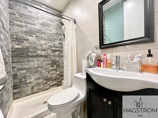 Rented by Hagstrom Management Inc | media 27