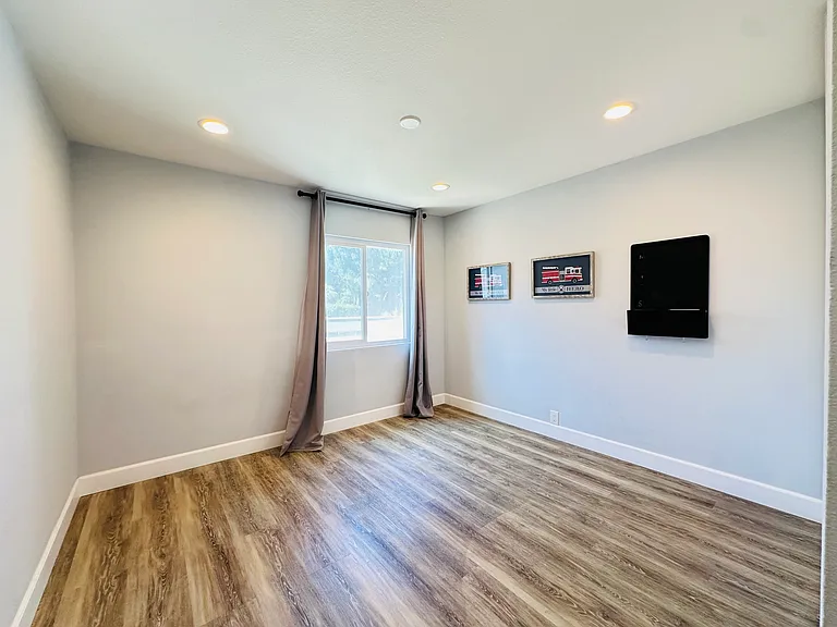 4561 Green Tree Ln — Photo 15