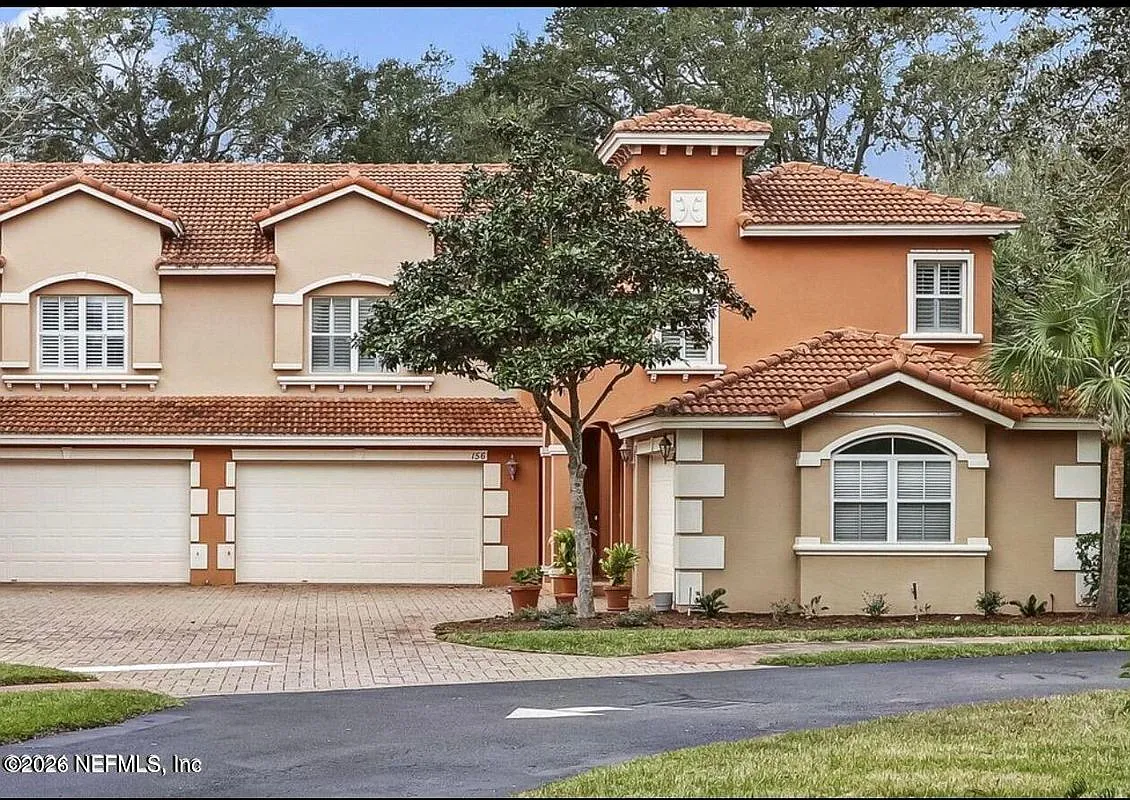 3 bed, 2.0 bath, 1991 sqft, $3,800 — Photo 2