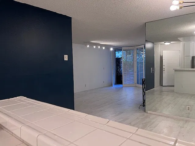 1 bed, 855 sqft, $3,000 — Photo 4
