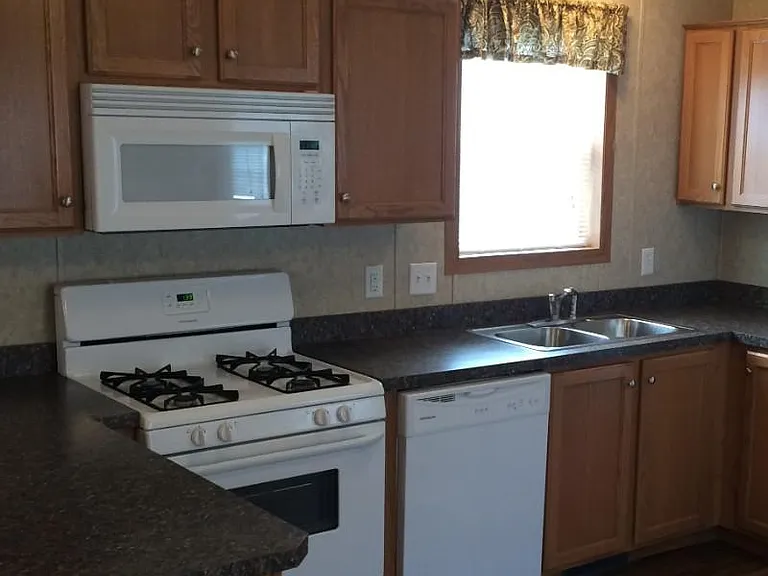 Youngstown Estates — Photo 21