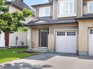 121 Highbury Park Dr, Ottawa, ON K2J5Y1