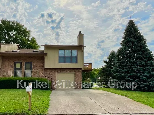 156 Marion Dr, Belleville, IL 62226