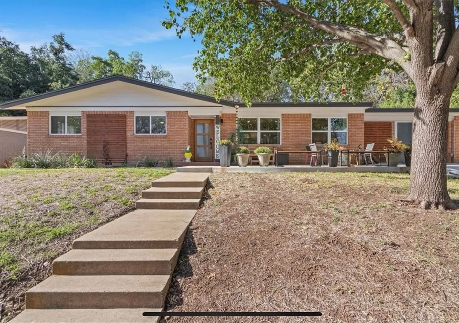 2316 Hermanson- Heart of Waco Gem — Photo 1