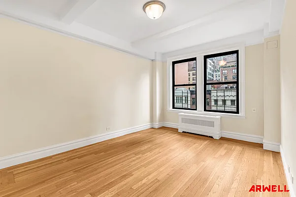 Rented by Arwell Realty | media 8