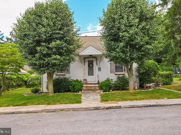 12 Willow Ct, Hanover, PA 17331