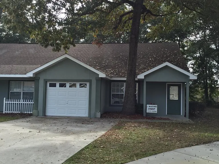 323 Windridge Dr — Photo 2