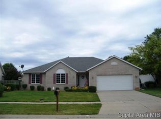 217 Aspen Dr, Chatham, IL 62629