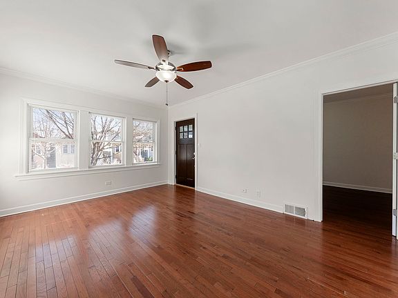 5th image of 1108 S Lyman Ave