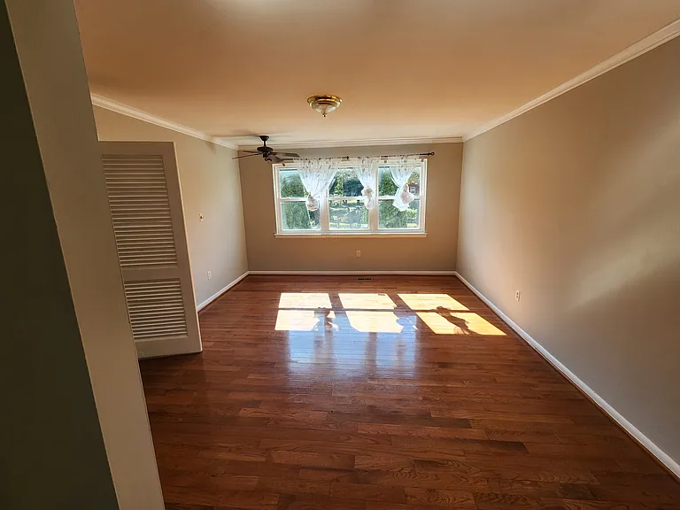 3647 Glengyle Ave #3B — Photo 7