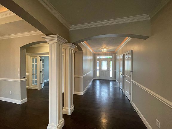 2nd image of 303 Blue Rock Ct
