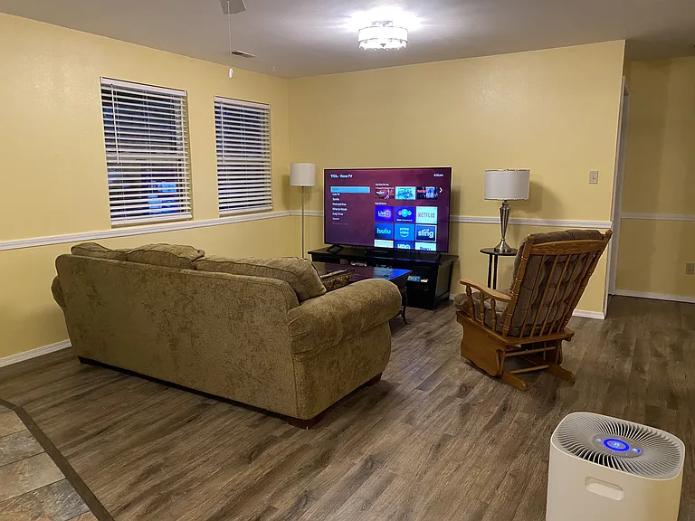 3900 Murphy Rd — Photo 2