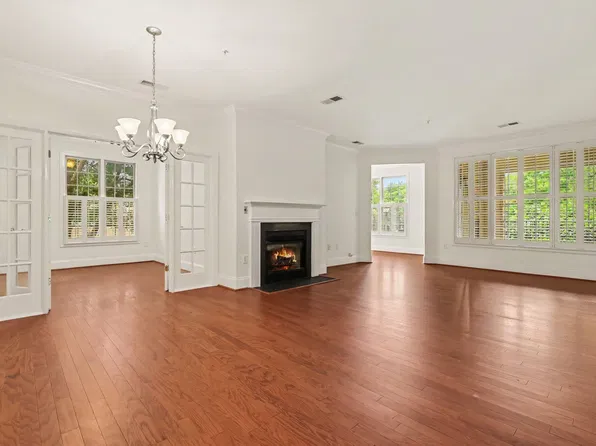 3920 Essex Garden Ln APT 105, Raleigh, NC 27612