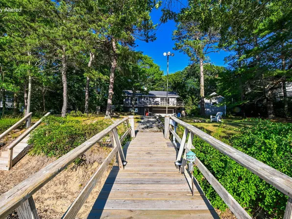 5 Rivers View Road, Waquoit, MA 02536