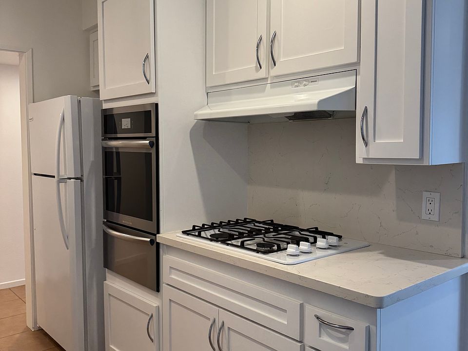 1st image of 1223 S Bundy Dr #101