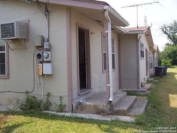2nd image of 142 Rosebud Ln