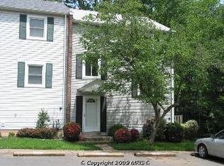 9404 Fairleigh Ct, Burke, VA 22015