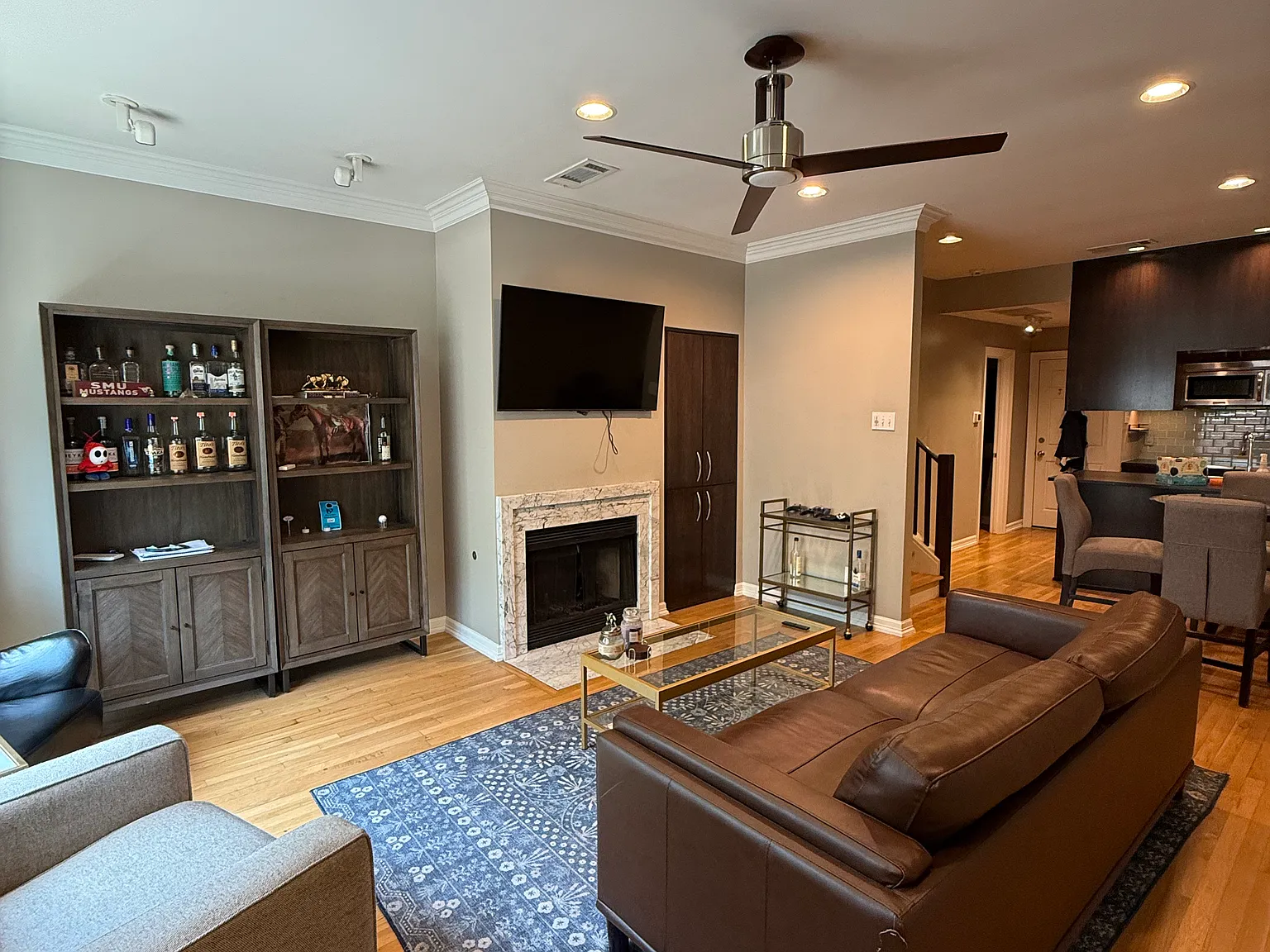 2 bed, 2.5 bath, 1356 sqft, $1,725 — Photo 2