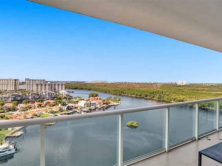 400 Sunny Isles Blvd #2021 — Photo 40