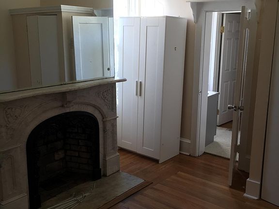 Decorative fireplace in the bedroom