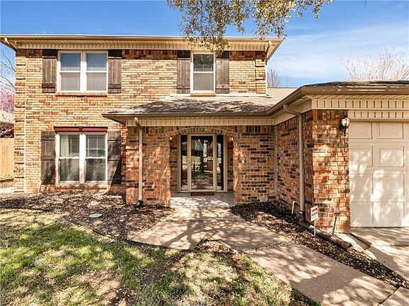 2nd image of 615 Mission Hills Dr