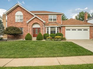 318 Beacon Point Ln, Grover, MO 63040
