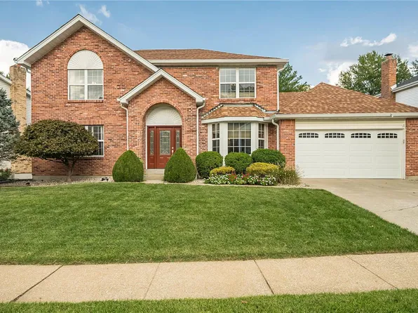 318 Beacon Point Ln, Grover, MO 63040