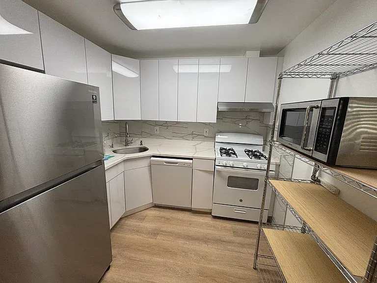 89 W Palisades Blvd #1 — Photo 6