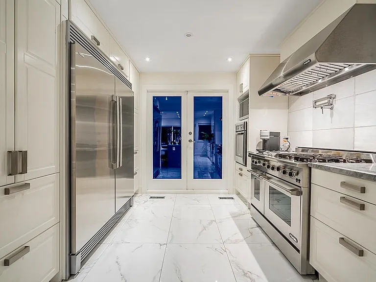 6446 Marine Dr — Photo 19