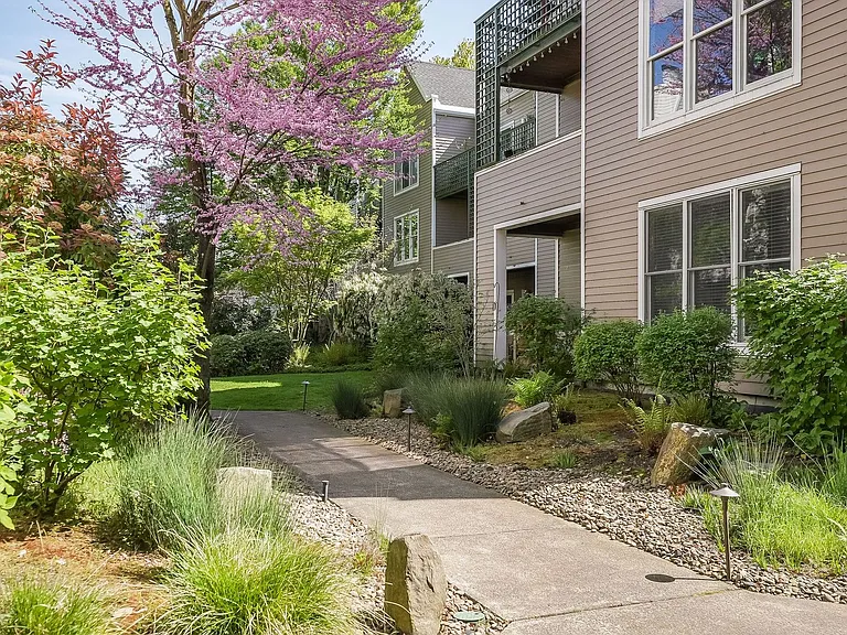 205 SW Montgomery St #204 — Photo 27