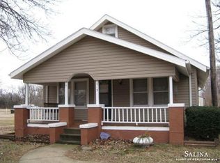 513 W 4th St, Solomon, KS 67480