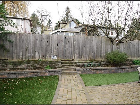 Front and rear fence has lock for security access.