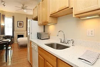 Studio, $2,400 — Photo 2