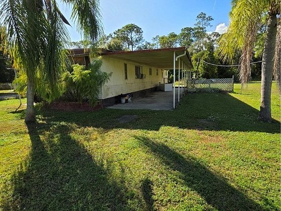3rd image of 18381 Wayne Dr