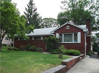 21 Highland Rd, Colonia, NJ 07067