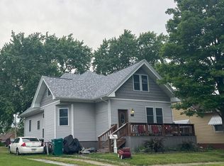 208 N Oak St, Villa Grove, IL
