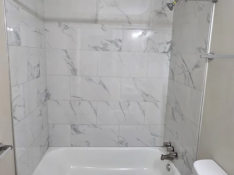 11289 Chalmers Ave — Photo 18