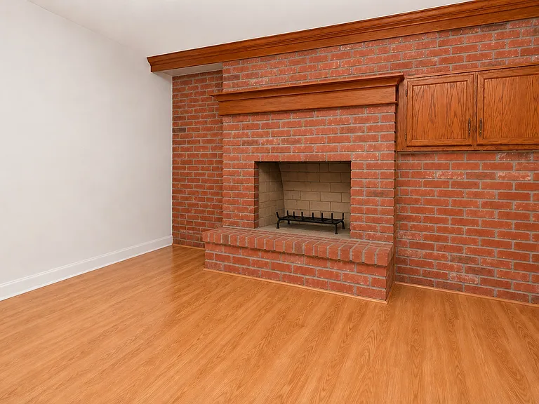 83 Plaskon Dr — Photo 11