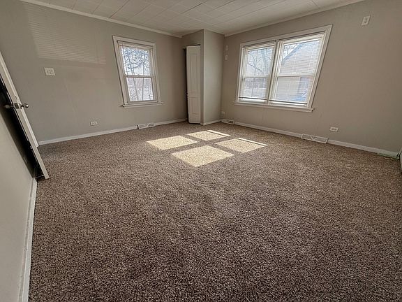 5th image of 14448 Kilbourne Ave