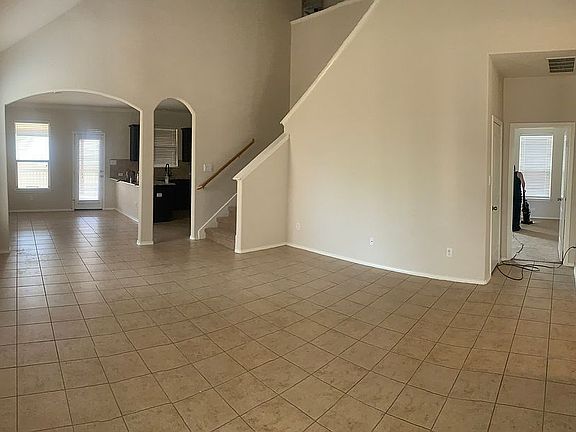 2nd image of 616 Saddlehorn Way