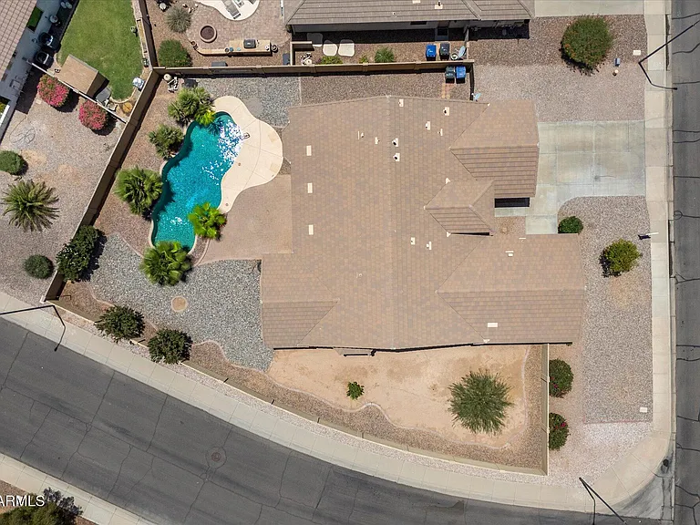2619 E Hazeltine Way — Photo 35