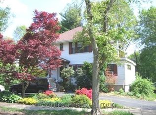 98 Athelstane Rd #2, Newton Center, MA 02459