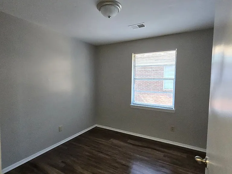2659 Whitman Ave — Photo 7