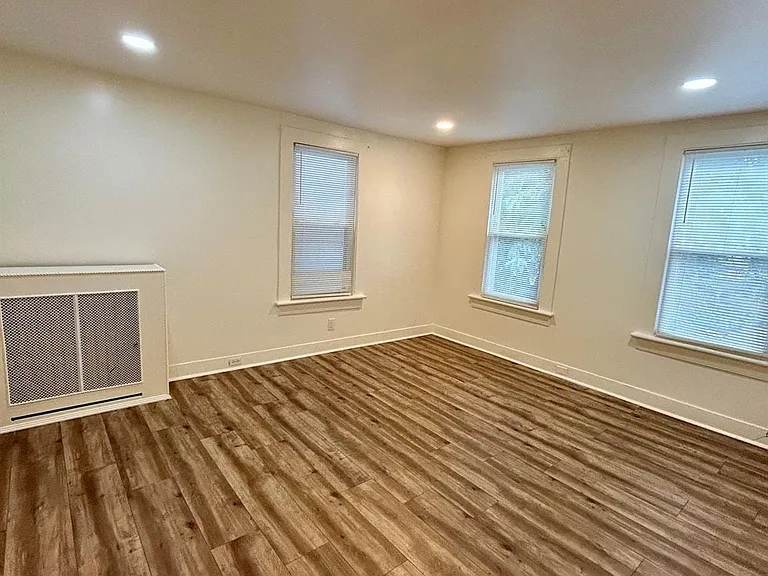 18 N 6th Ave #2 — Photo 7