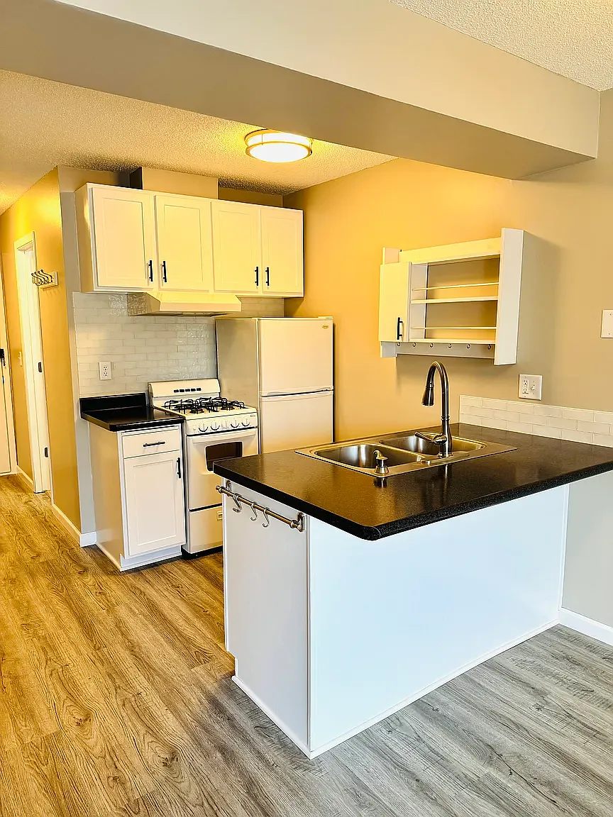 Building Photo - 9400 Old Cedar Ave S #318