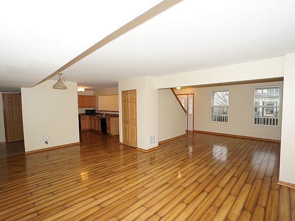 4th image of 1706 Maple Park Ln #1706