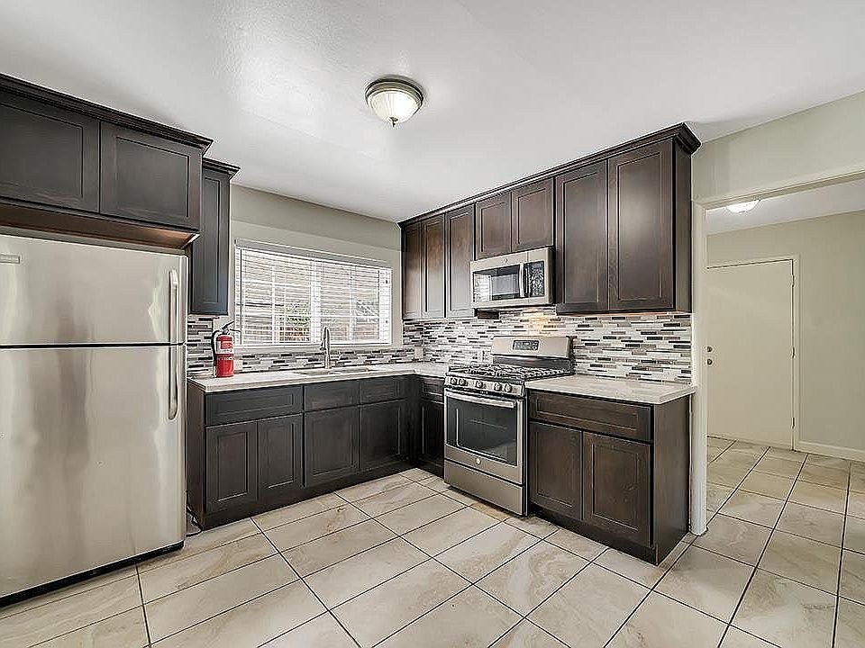 1st image of 367 S 20th St