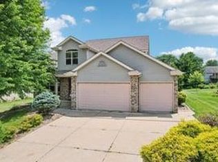 411 Sunset Dr, Lodi, WI 53555