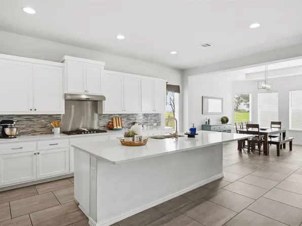 192 Raptor Beak Way, Cedar Creek, TX 78612